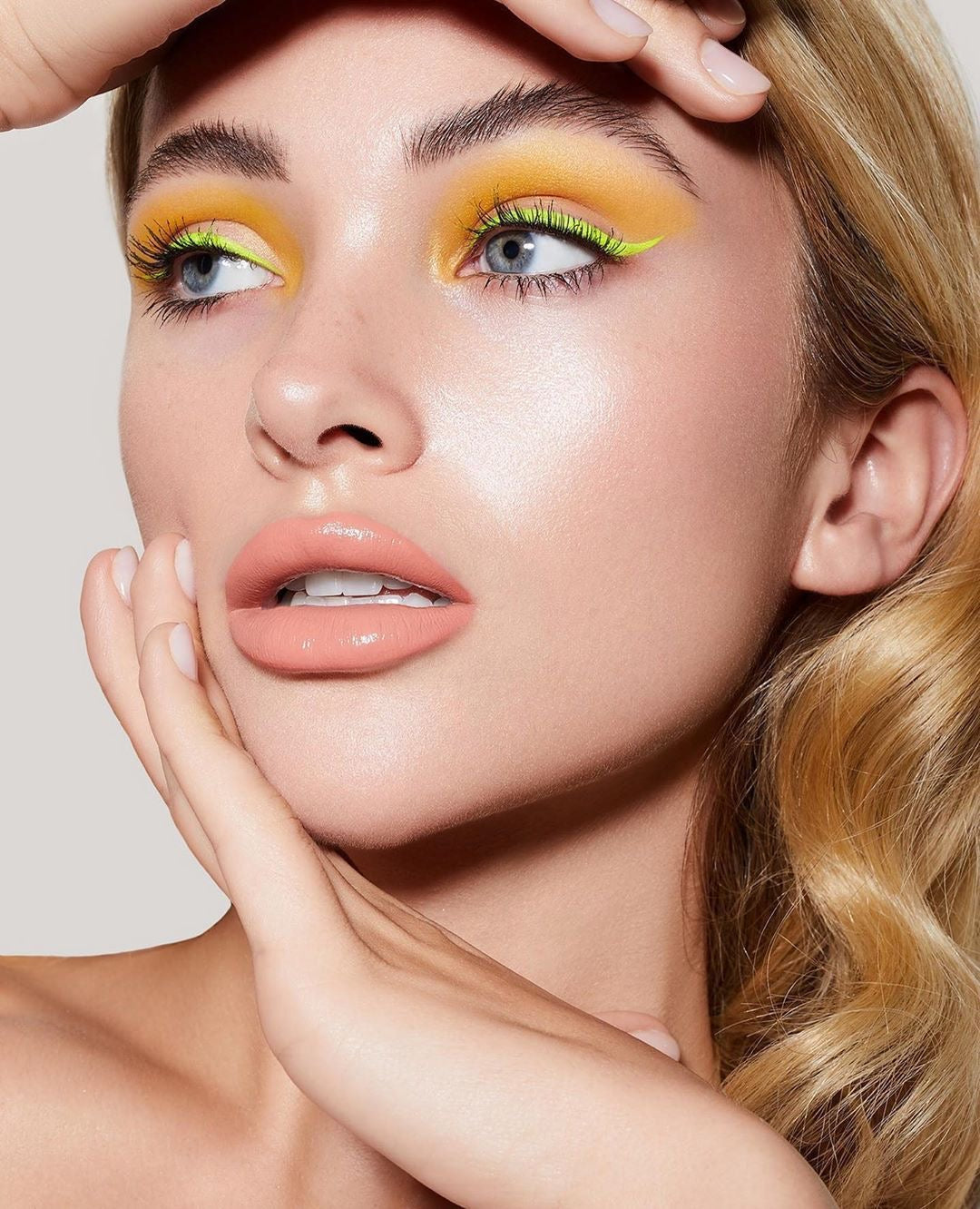 Nyx Professional Vivid Brights Eyeliner