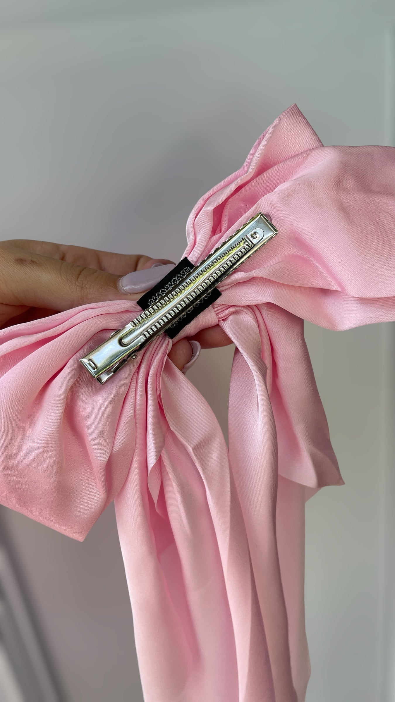 Long bow Alligator Clip Blush