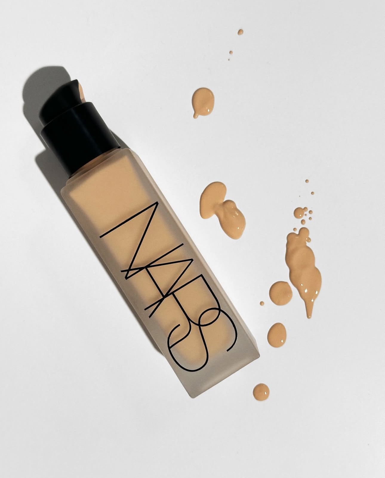 NARS Natural Matte Longwear Pore Blurring Medium-to-Full Coverage Foundation