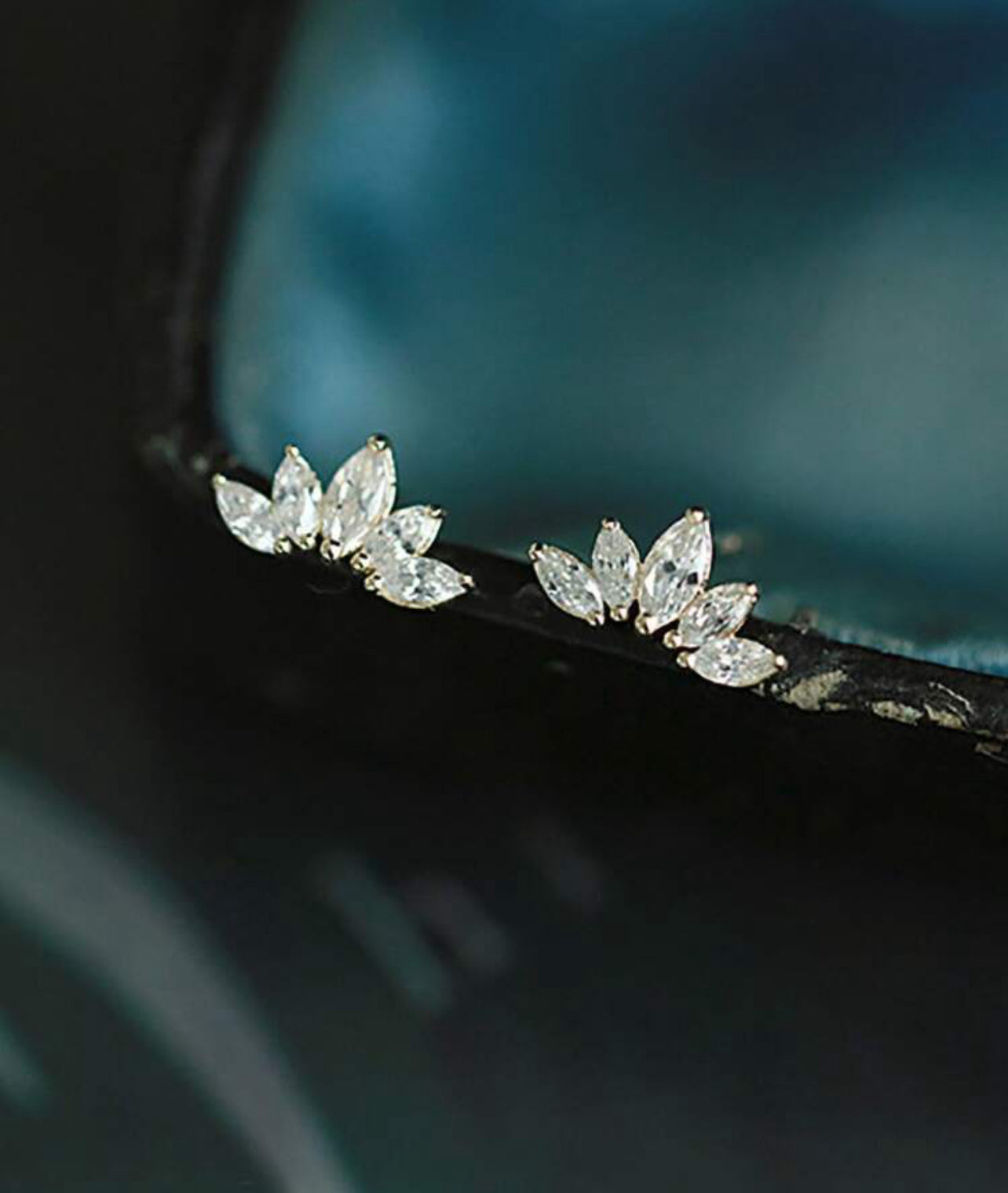 Mini Crown earrings